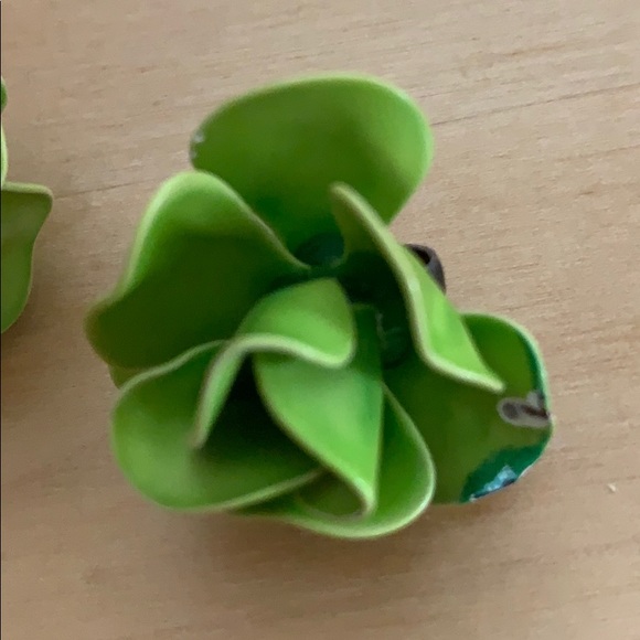 Vintage Flower Clip-On Earrings - Picture 3 of 4